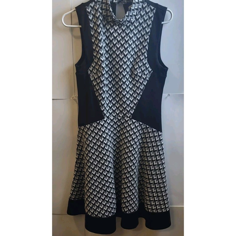 " BaileyBlue" Dress Black/White  Geometric‎ Design Girls Size S
